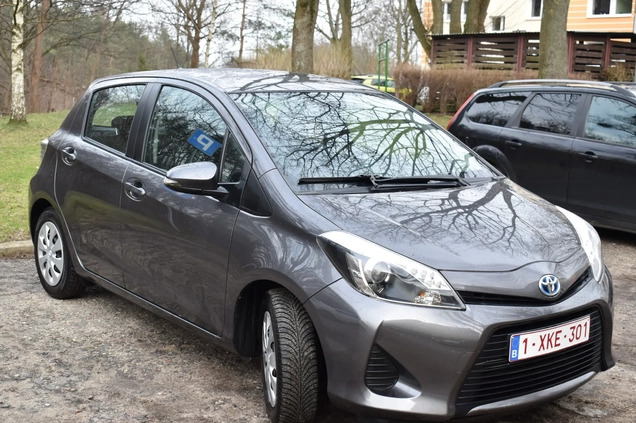 Toyota Yaris cena 33900 przebieg: 240000, rok produkcji 2013 z Gdańsk małe 79